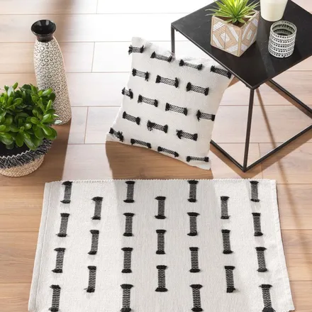 Dekoratiivpadi Juline 40x40 valge/must